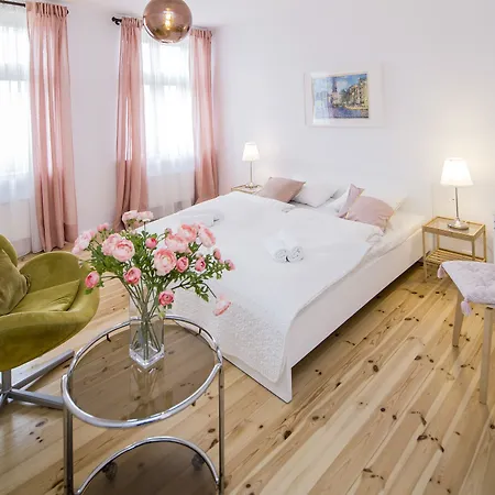 Rentapartments - Old Town